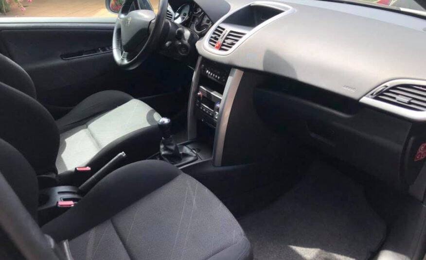 PEUGEOT 307 1.4 i