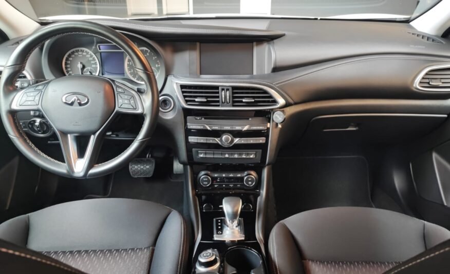 INFINITI Q30 1.6TC PREMIUM 7DCT