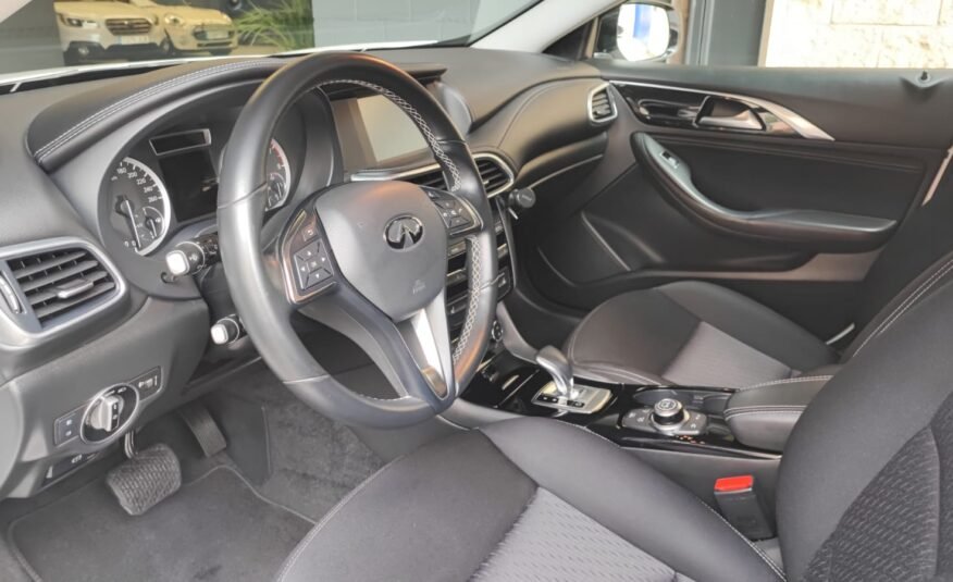 INFINITI Q30 1.6TC PREMIUM 7DCT