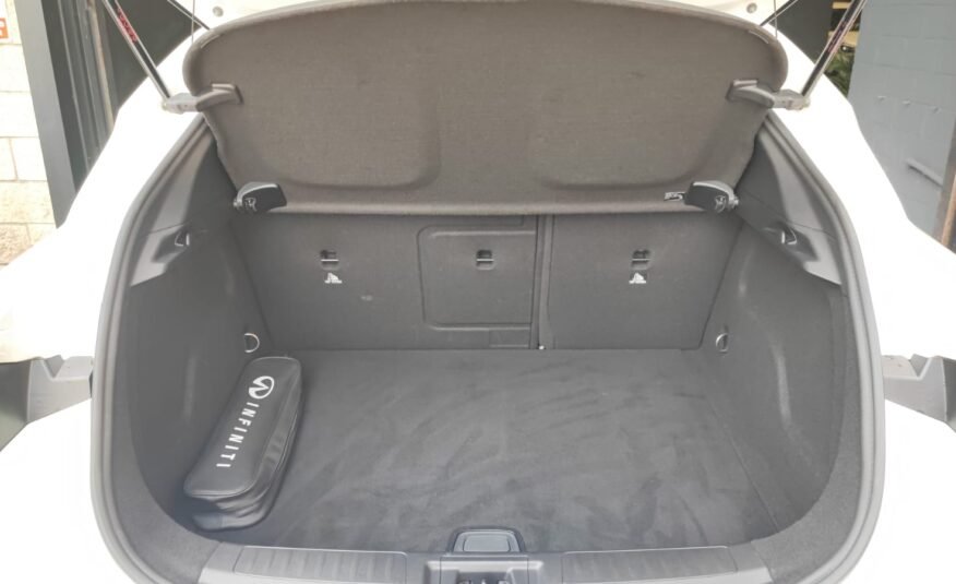 INFINITI Q30 1.6TC PREMIUM 7DCT