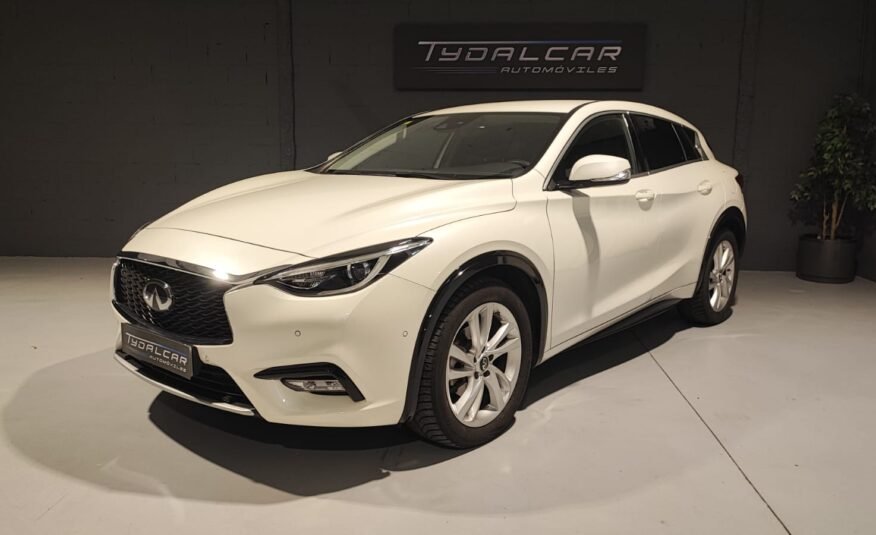 INFINITI Q30 1.6TC PREMIUM 7DCT