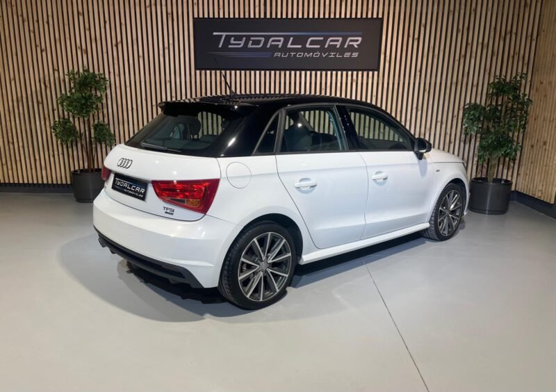 AUDI A1 1.0 TFSI ATTRACTION
