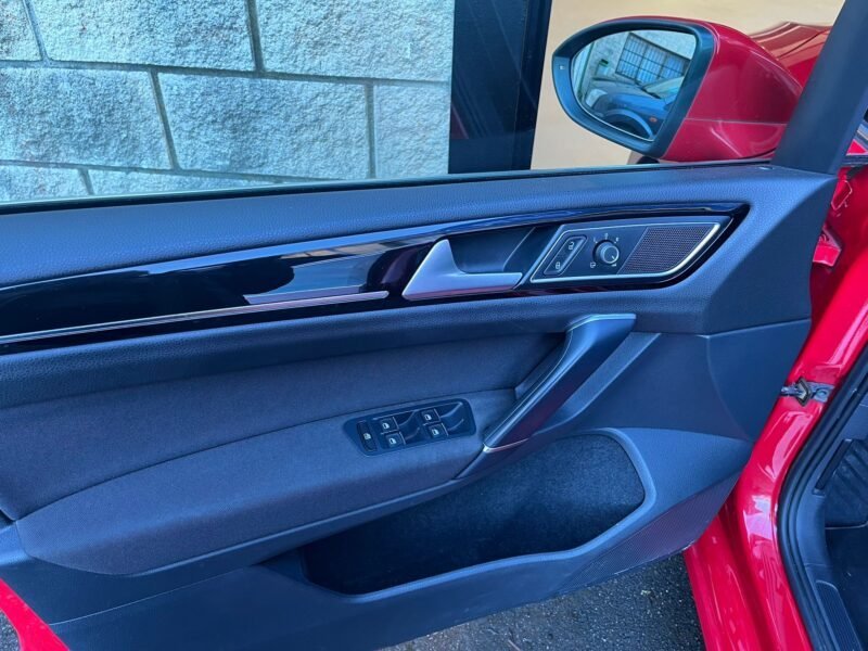 VOLKSWAGEN Golf 2.0 TDI