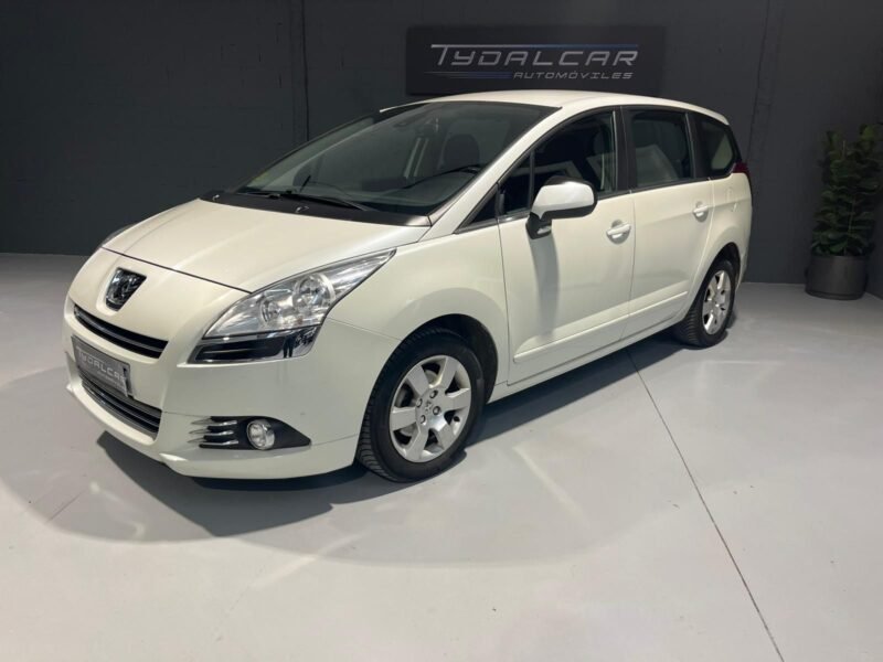 PEUGEOT 5008 1.6 hdi