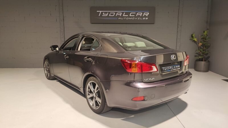 LEXUS IS 220D SPORT MY10