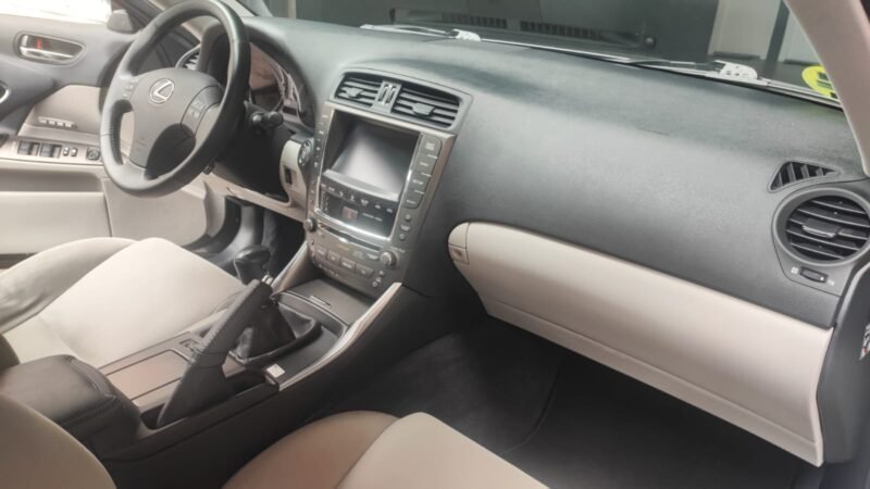 LEXUS IS 220D SPORT MY10