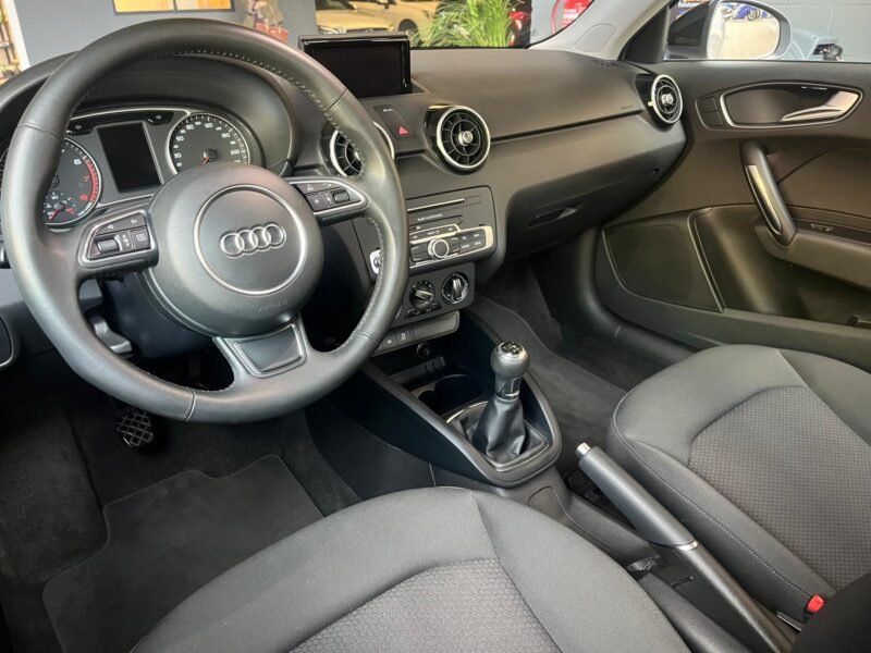 AUDI A1 1.0 TFSI ATTRACTION