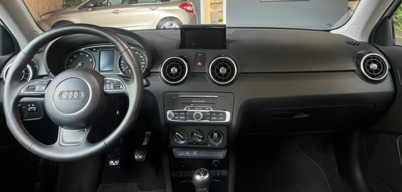 AUDI A1 1.0 TFSI ATTRACTION