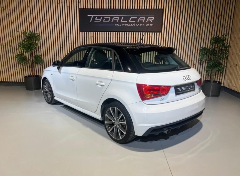 AUDI A1 1.0 TFSI ATTRACTION