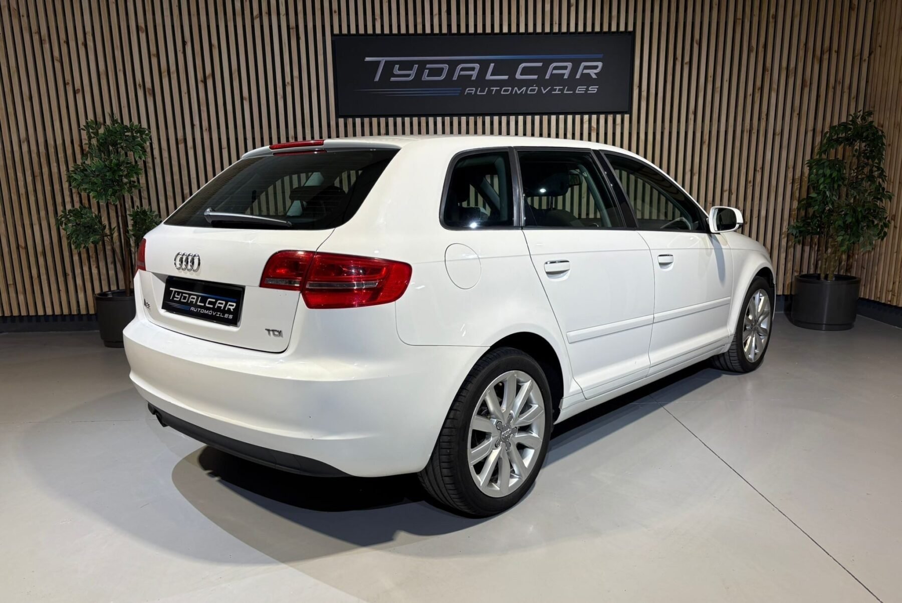 AUDI A3 1.6 TDi 