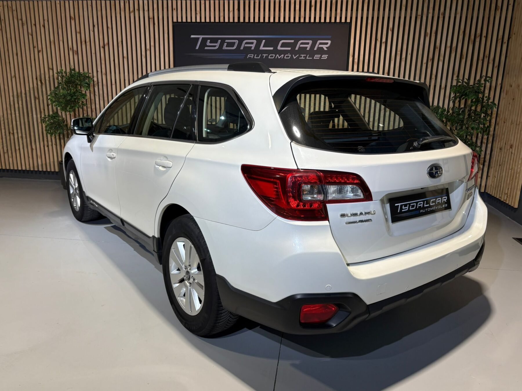 SUBARU OUTBACK 2.0  D  AWD