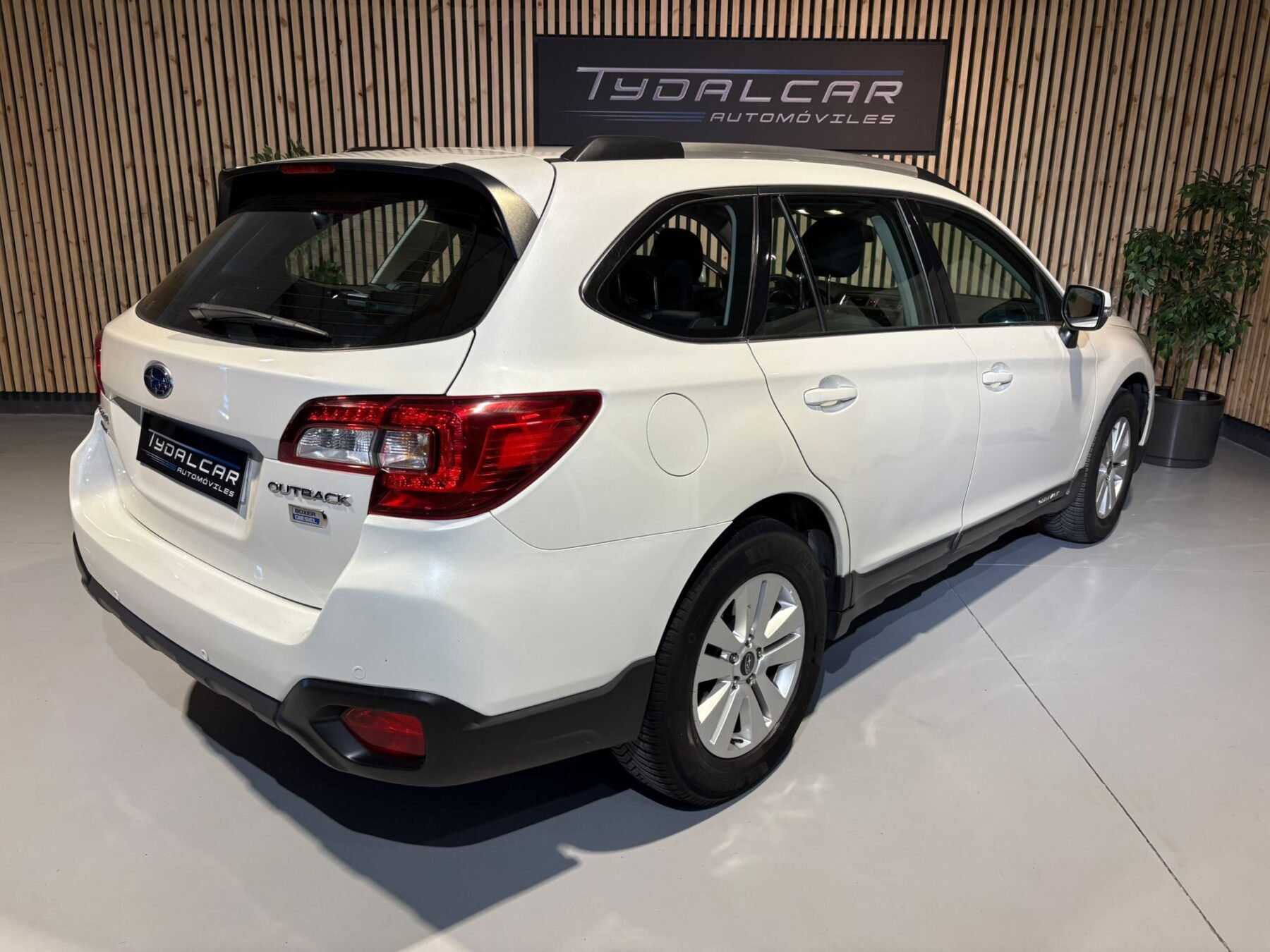 SUBARU OUTBACK 2.0  D  AWD
