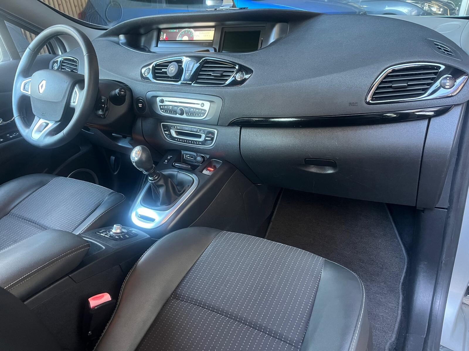 RENAULT SCENIC 1.6 DCi