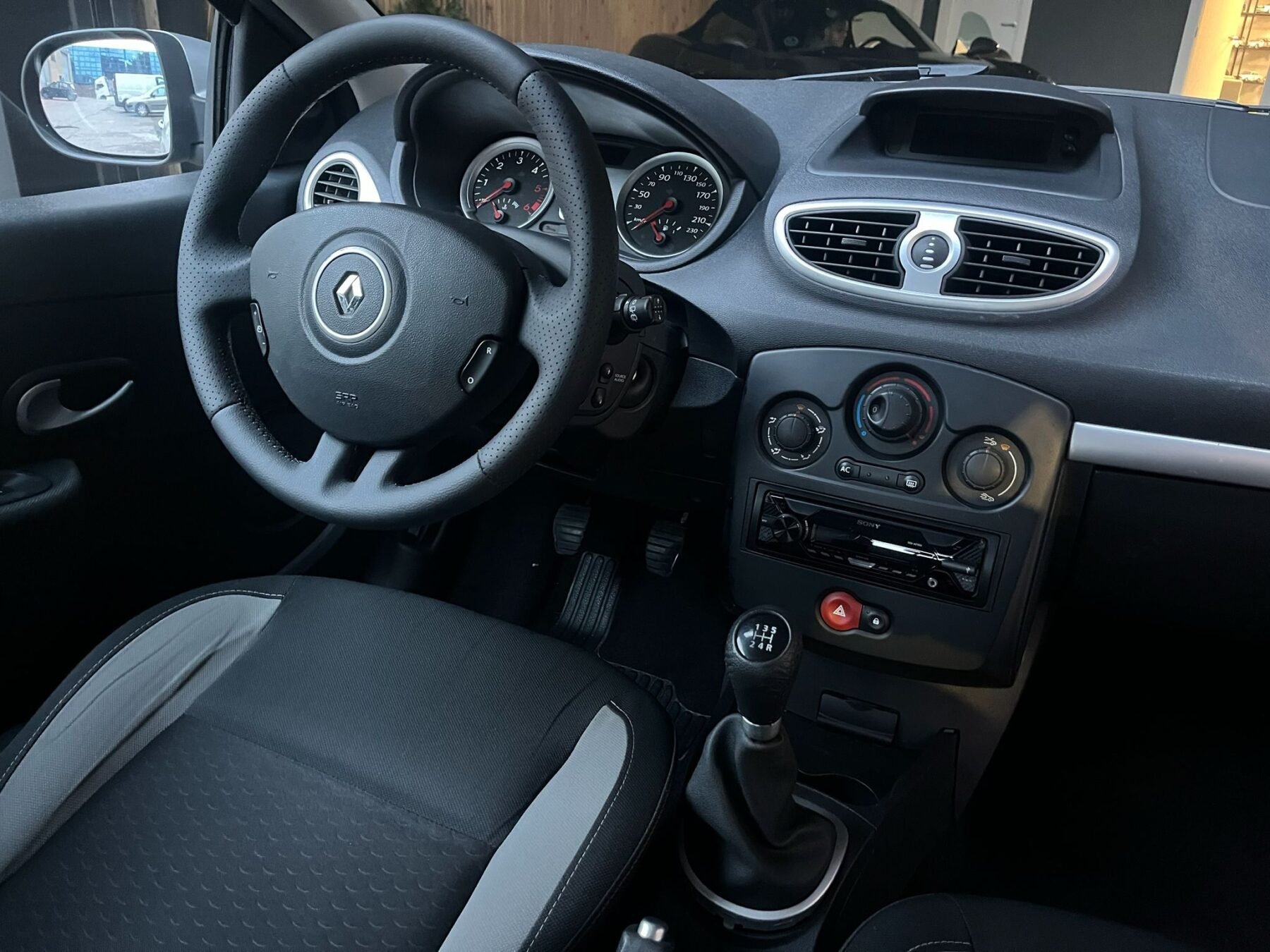 RENAULT Clio 1.5 DCi