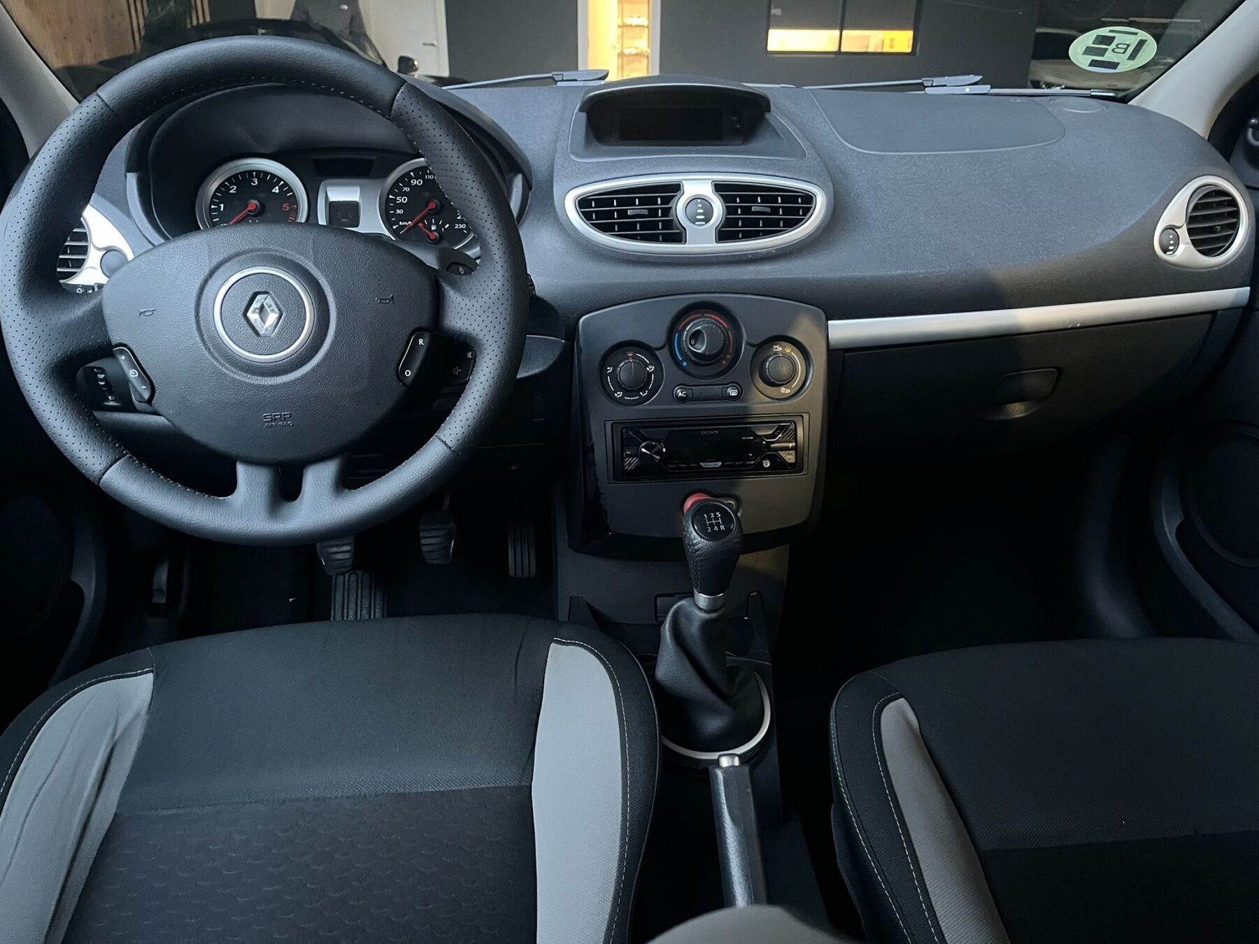 RENAULT Clio 1.5 DCi