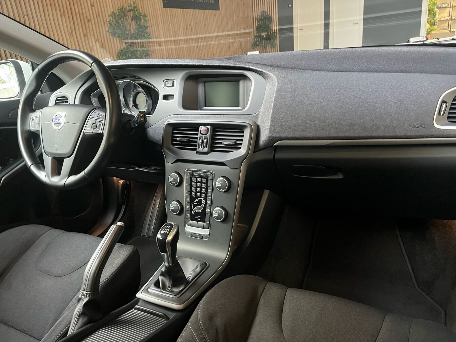 VOLVO V40 2.0 TDi 