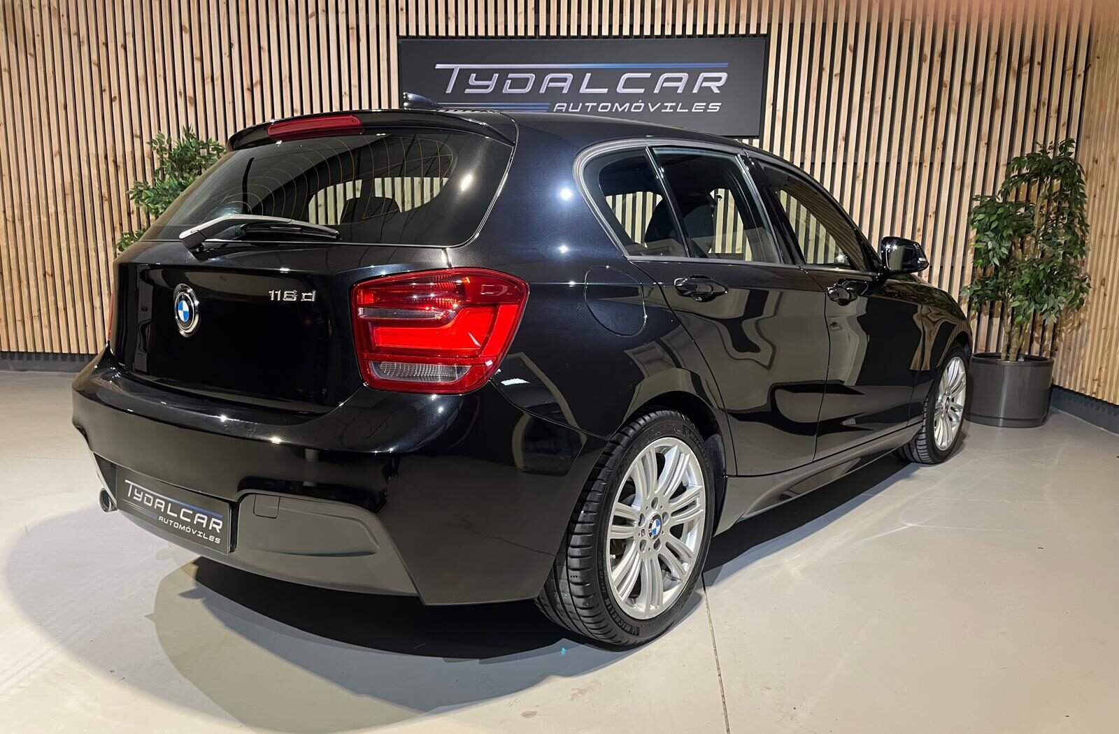 BMW Serie 1 116d   2.0D