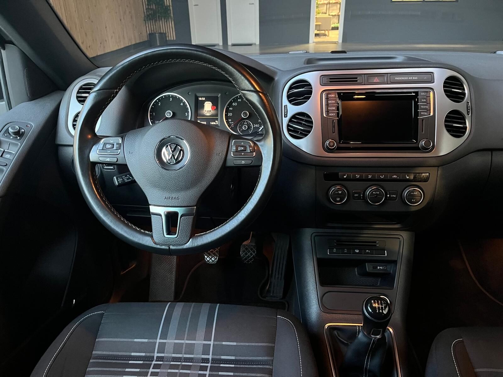 VOLKSWAGEN TIGUAN 2.0TDi 