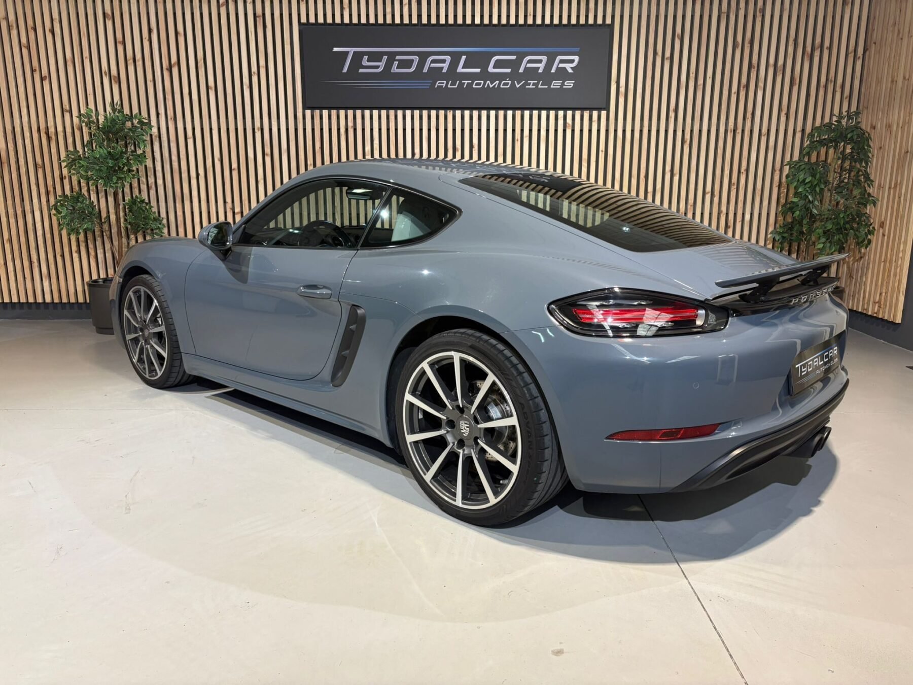 PORSCHE 718 Cayman 2.0