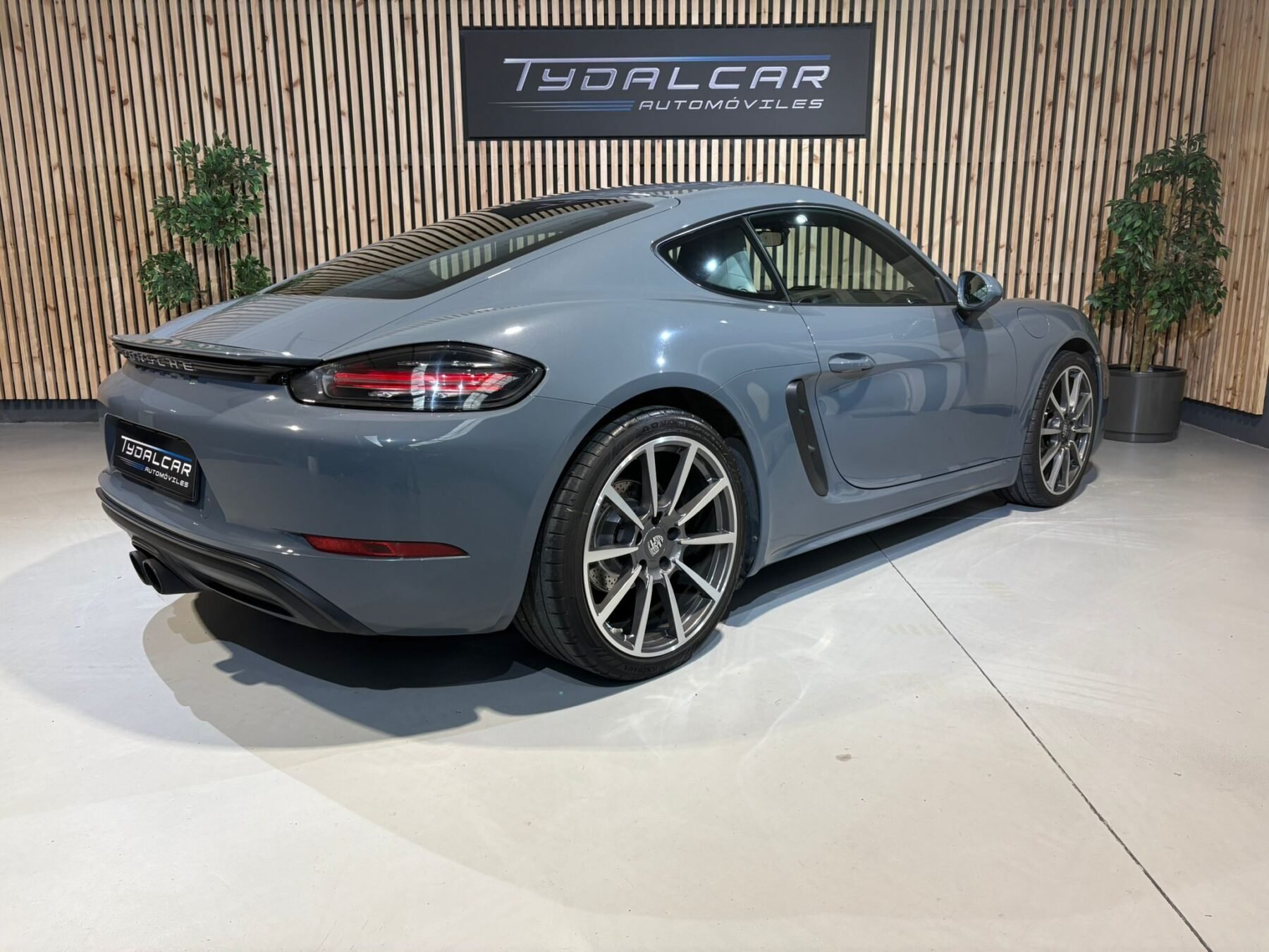 PORSCHE 718 Cayman 2.0