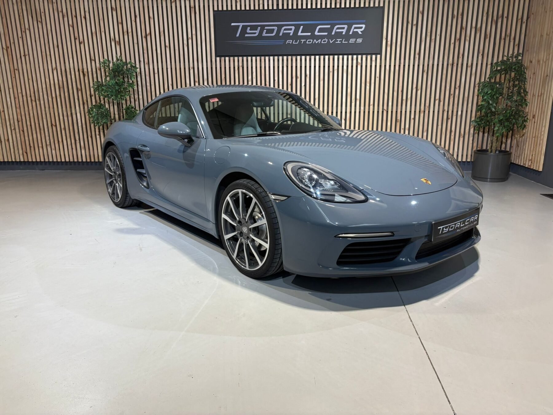 PORSCHE 718 Cayman 2.0
