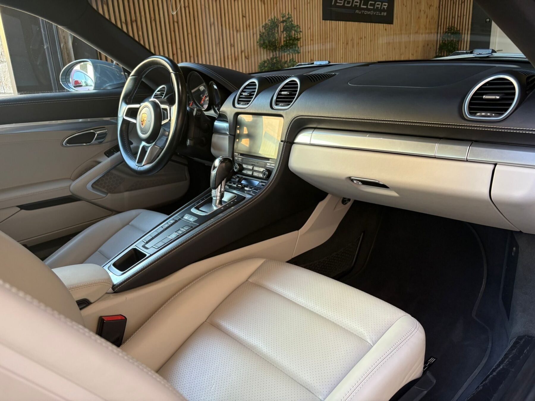 PORSCHE 718 Cayman 2.0