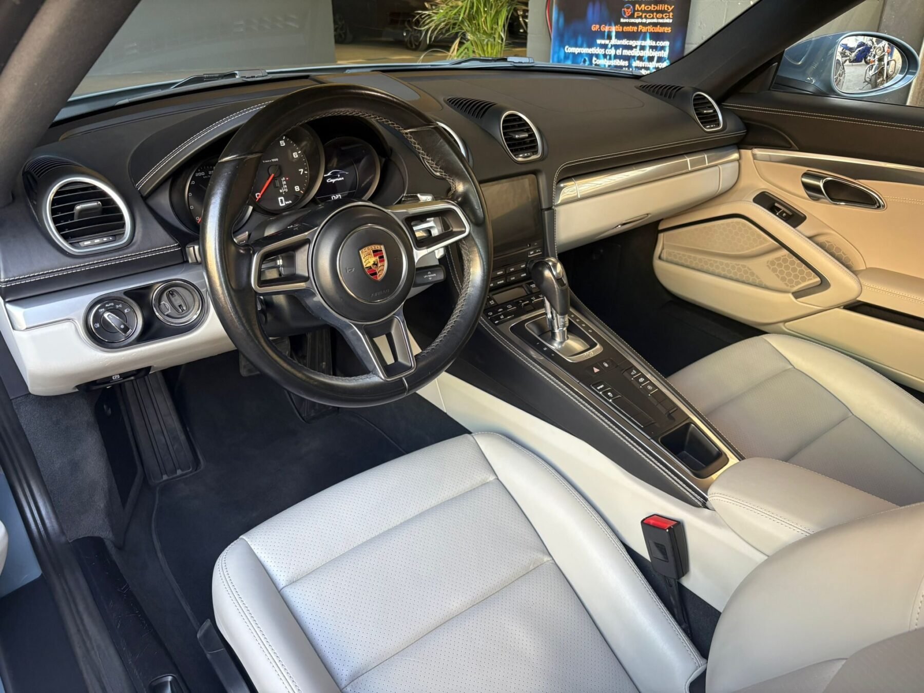 PORSCHE 718 Cayman 2.0