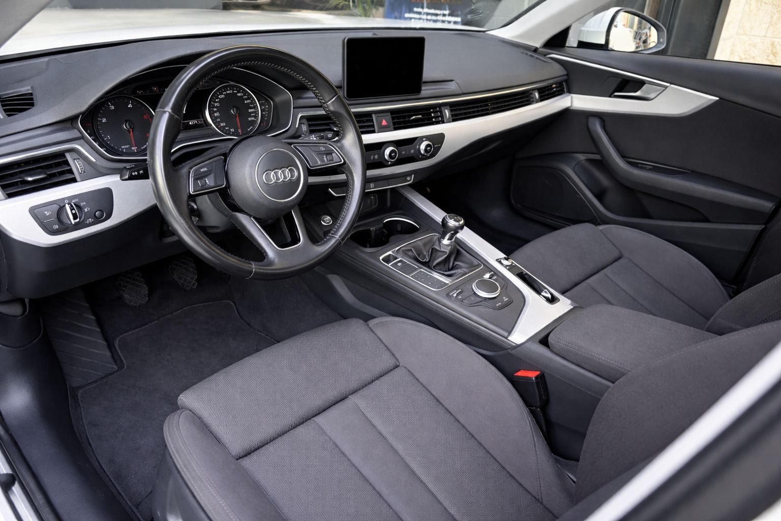 AUDI A4 S-Line 2.0TDi 