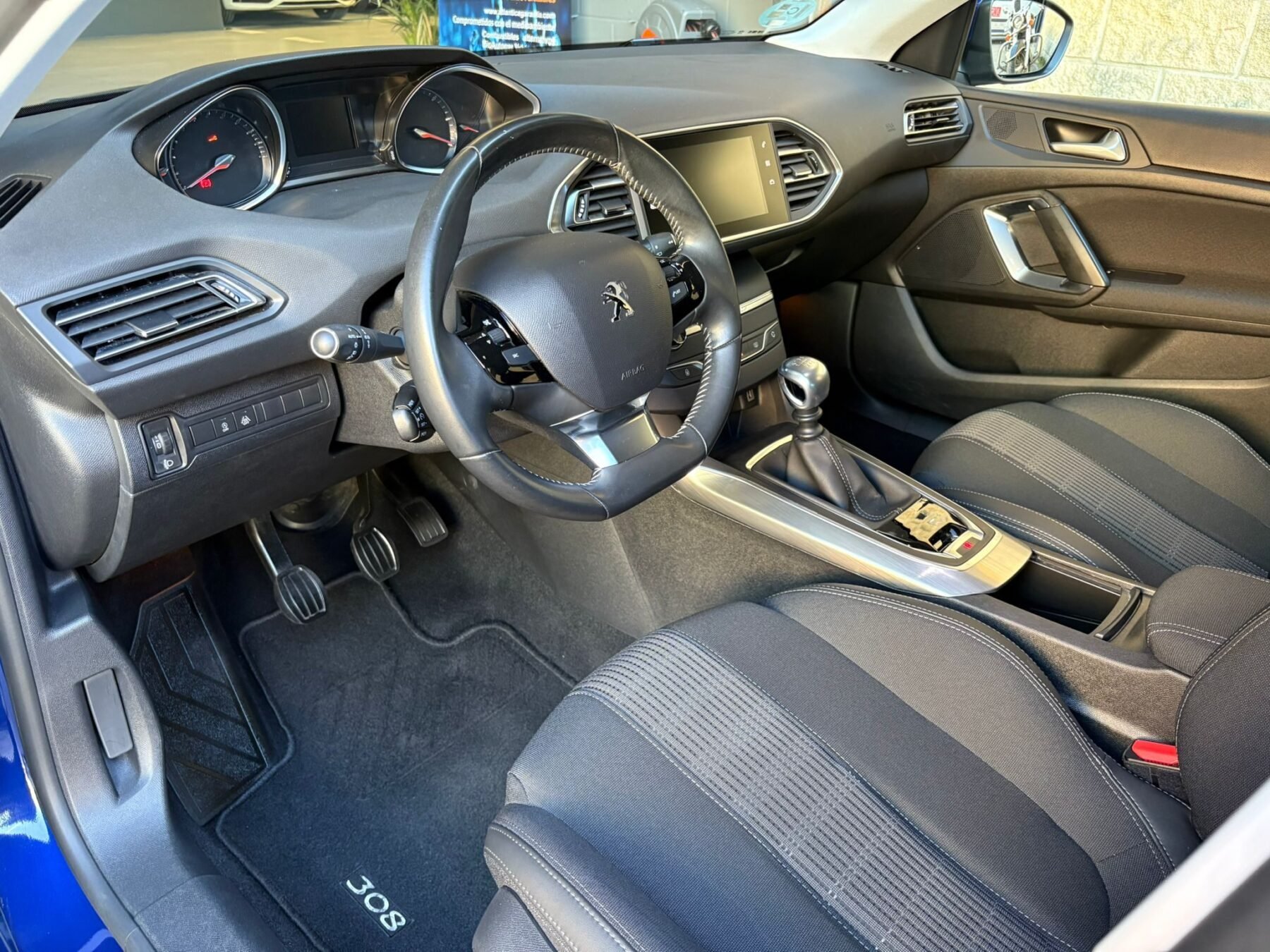 PEUGEOT 308 1.5 HDi 