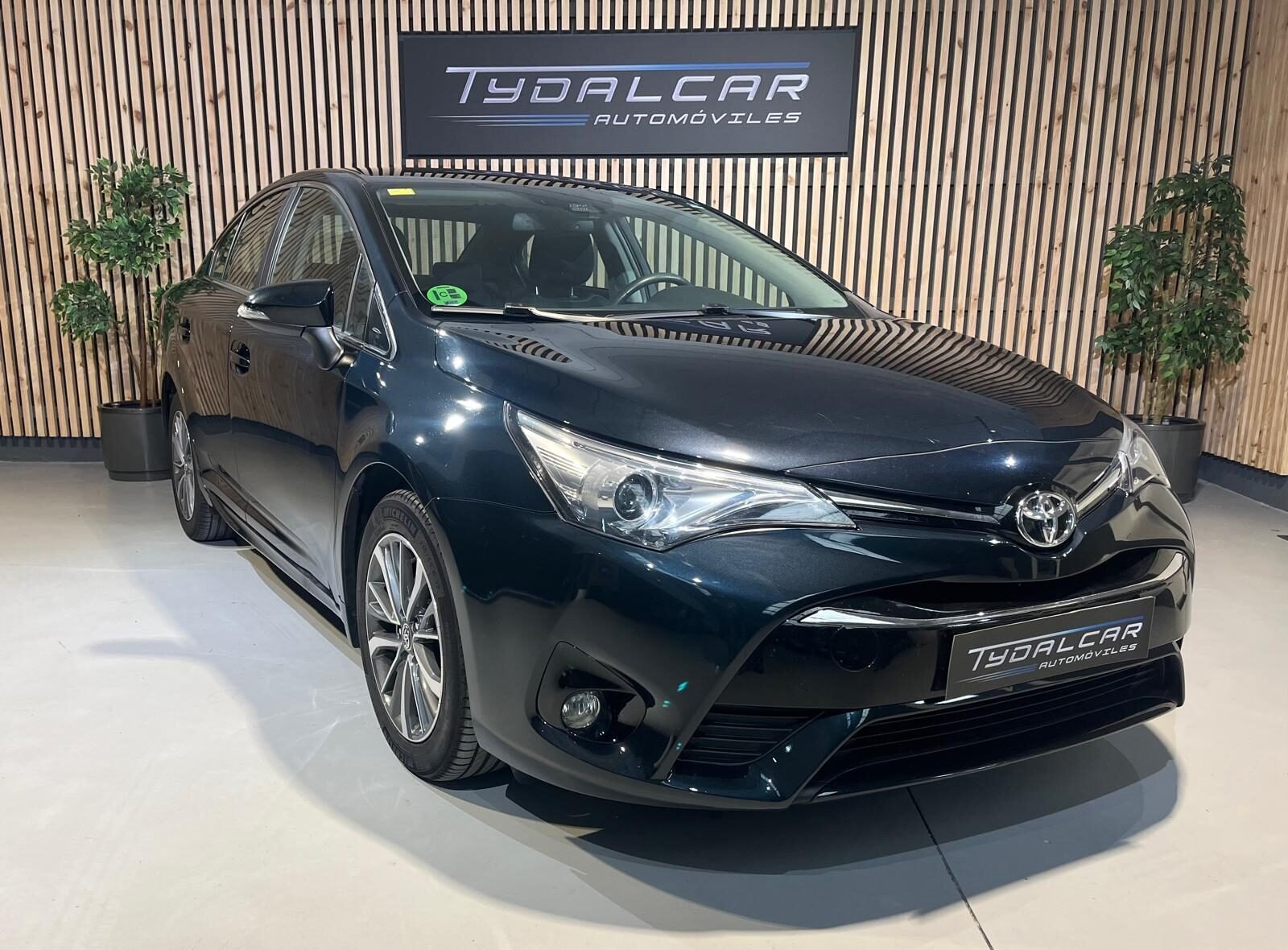TOYOTA AVENSIS 2.0D