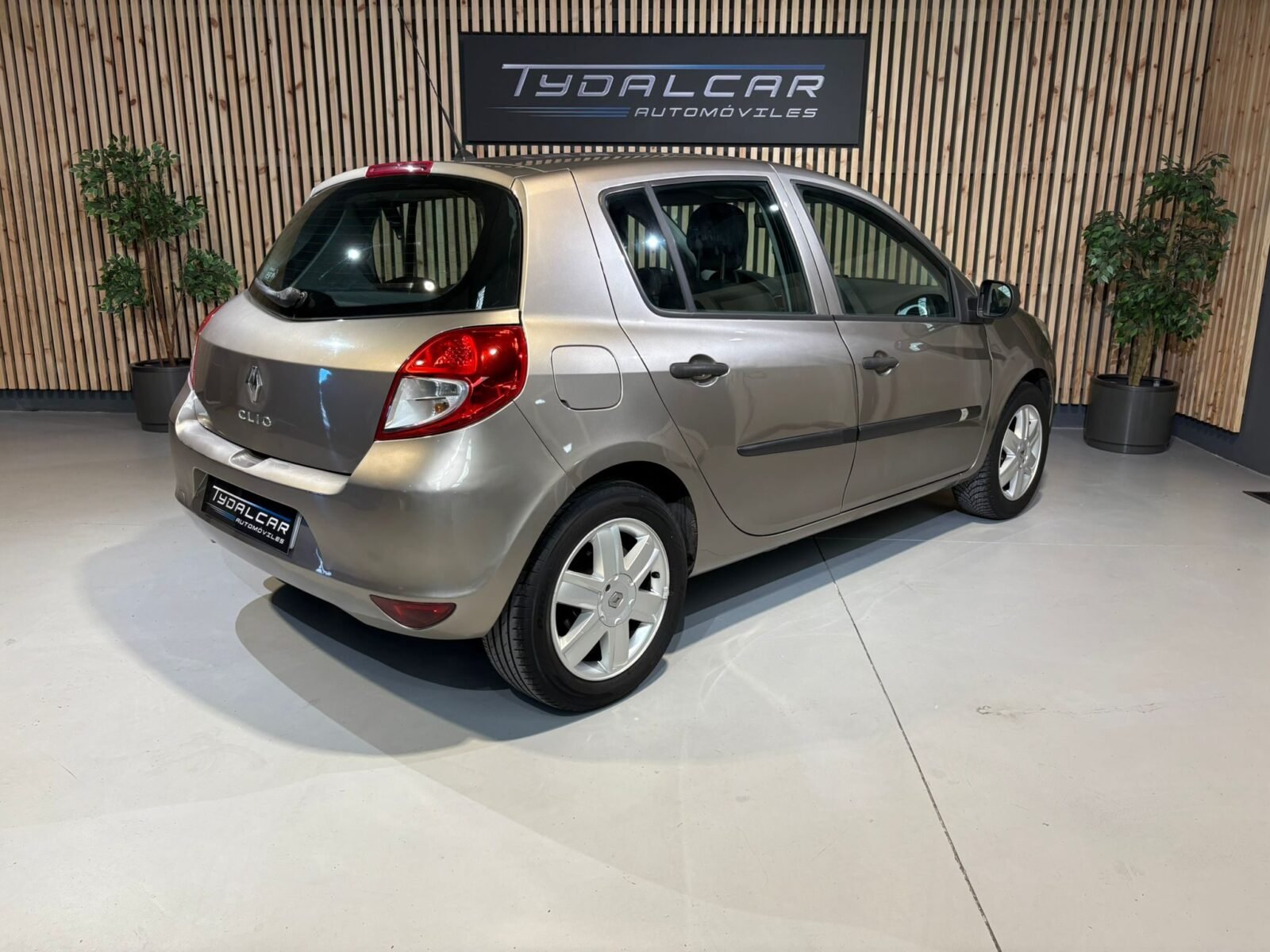 RENAULT Clio 1.2i