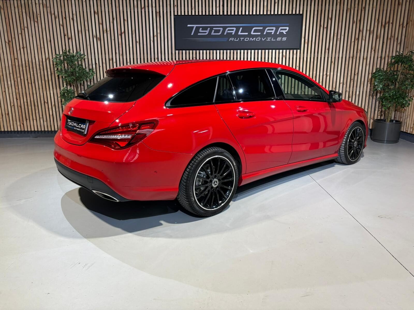MERCEDES-BENZ CLA 200 1.6i