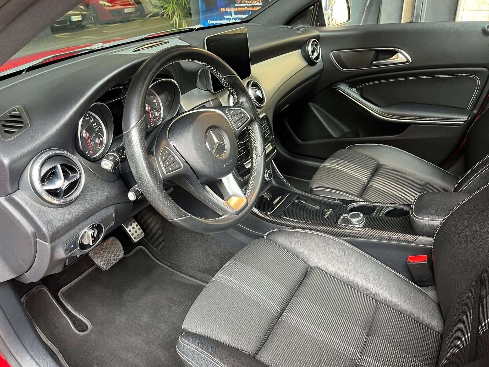 MERCEDES-BENZ CLA 200 1.6i