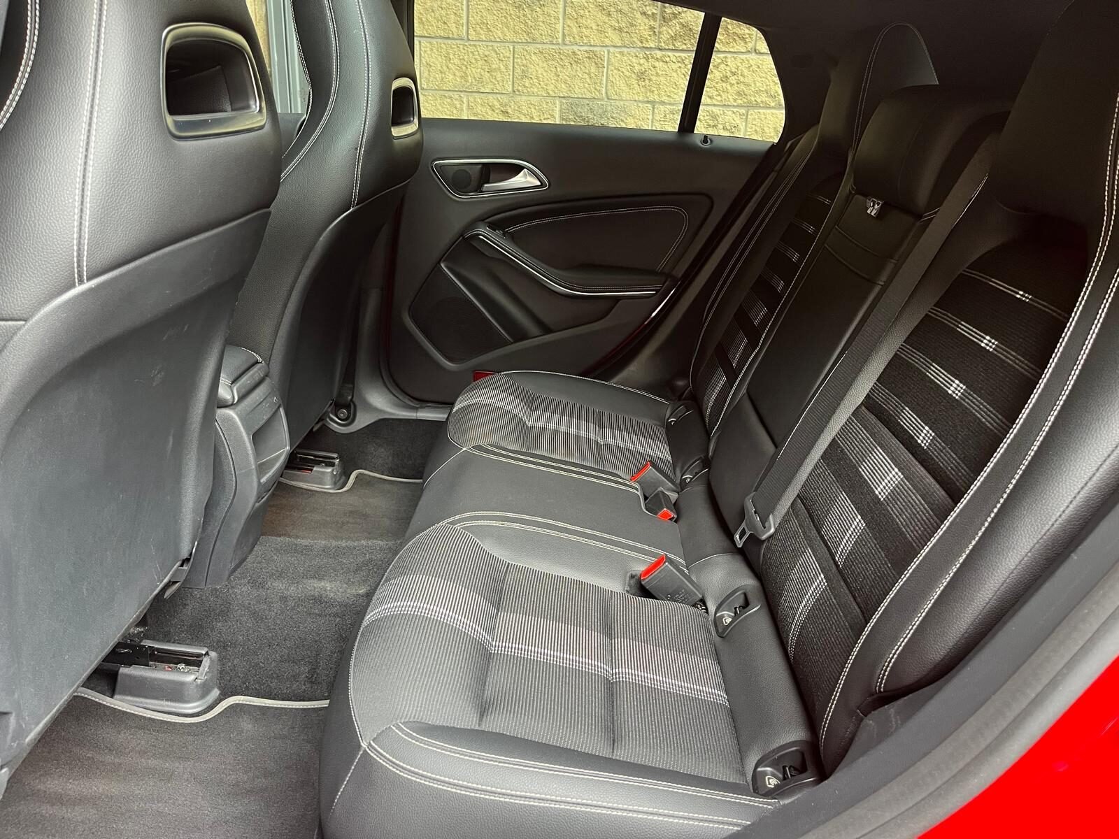 MERCEDES-BENZ CLA 200 1.6i