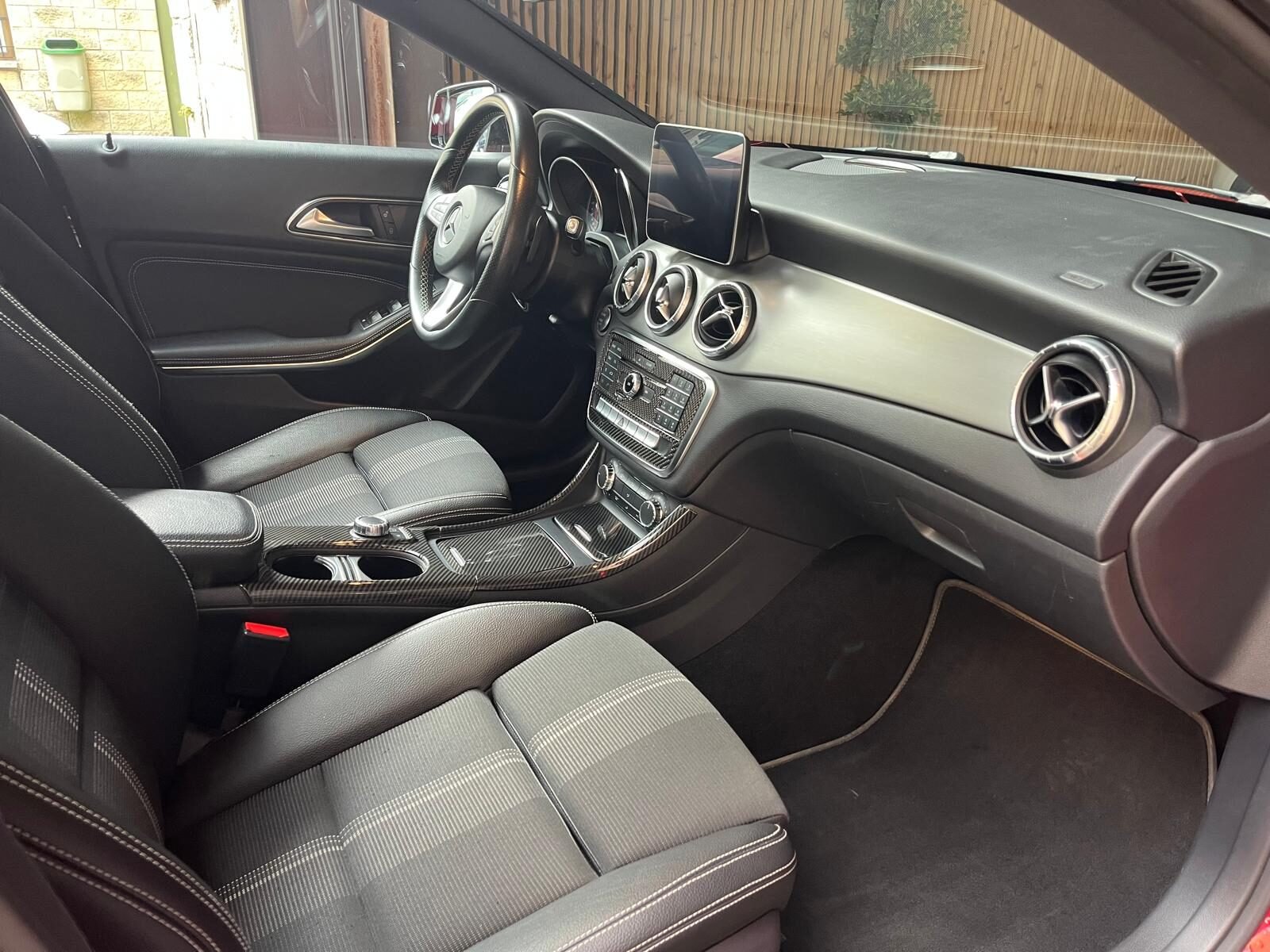 MERCEDES-BENZ CLA 200 1.6i