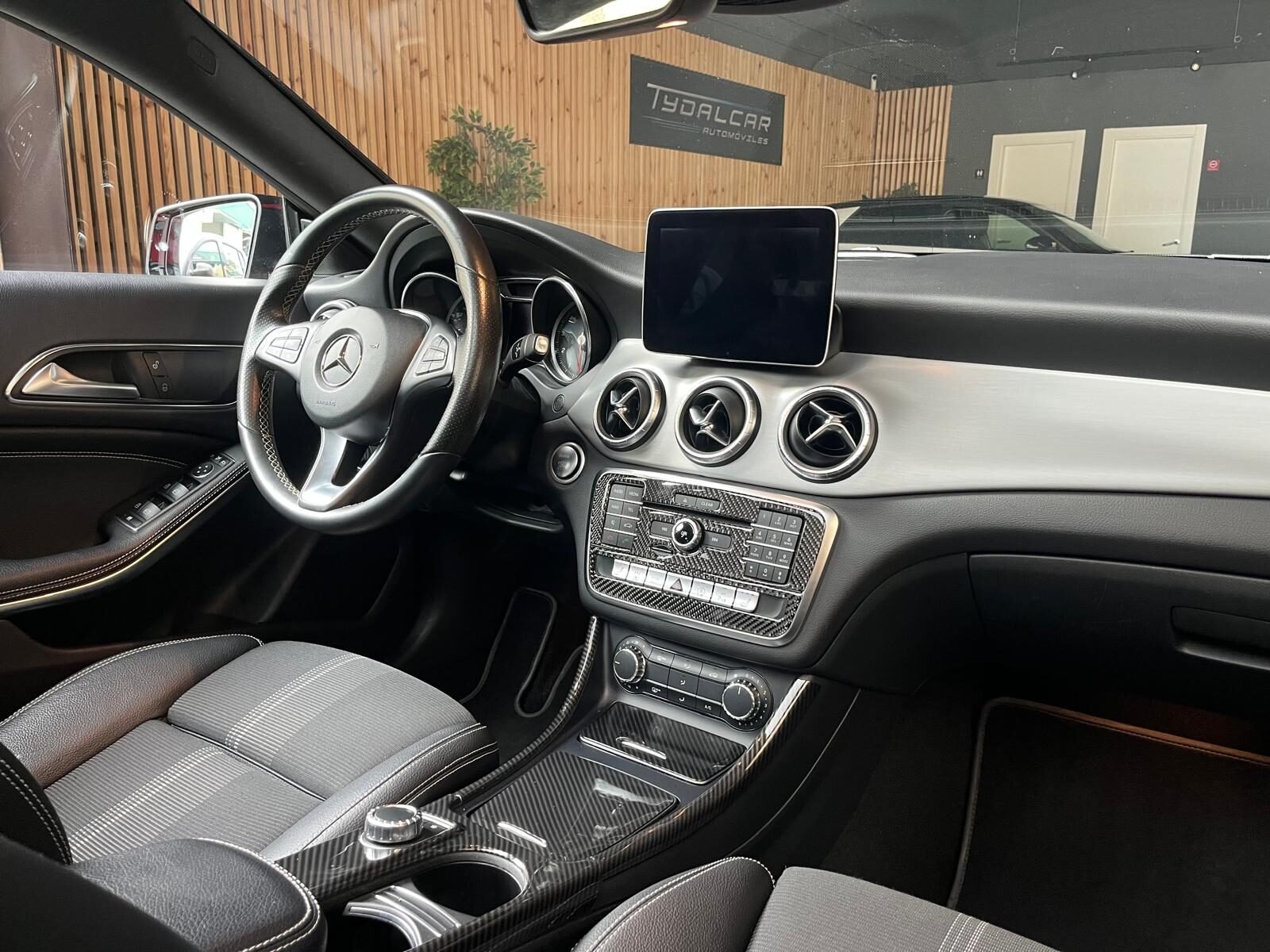 MERCEDES-BENZ CLA 200 1.6i