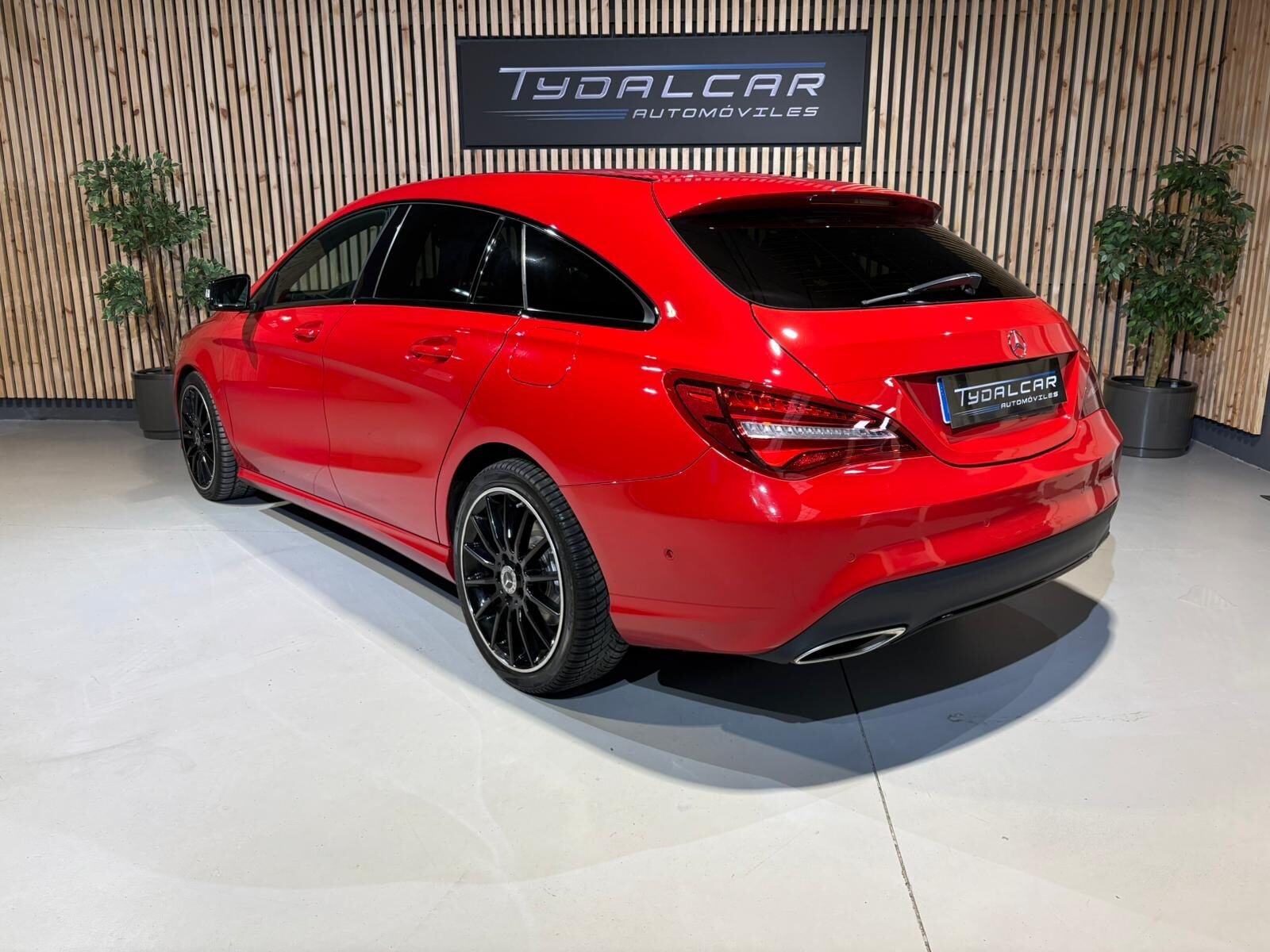 MERCEDES-BENZ CLA 200 1.6i