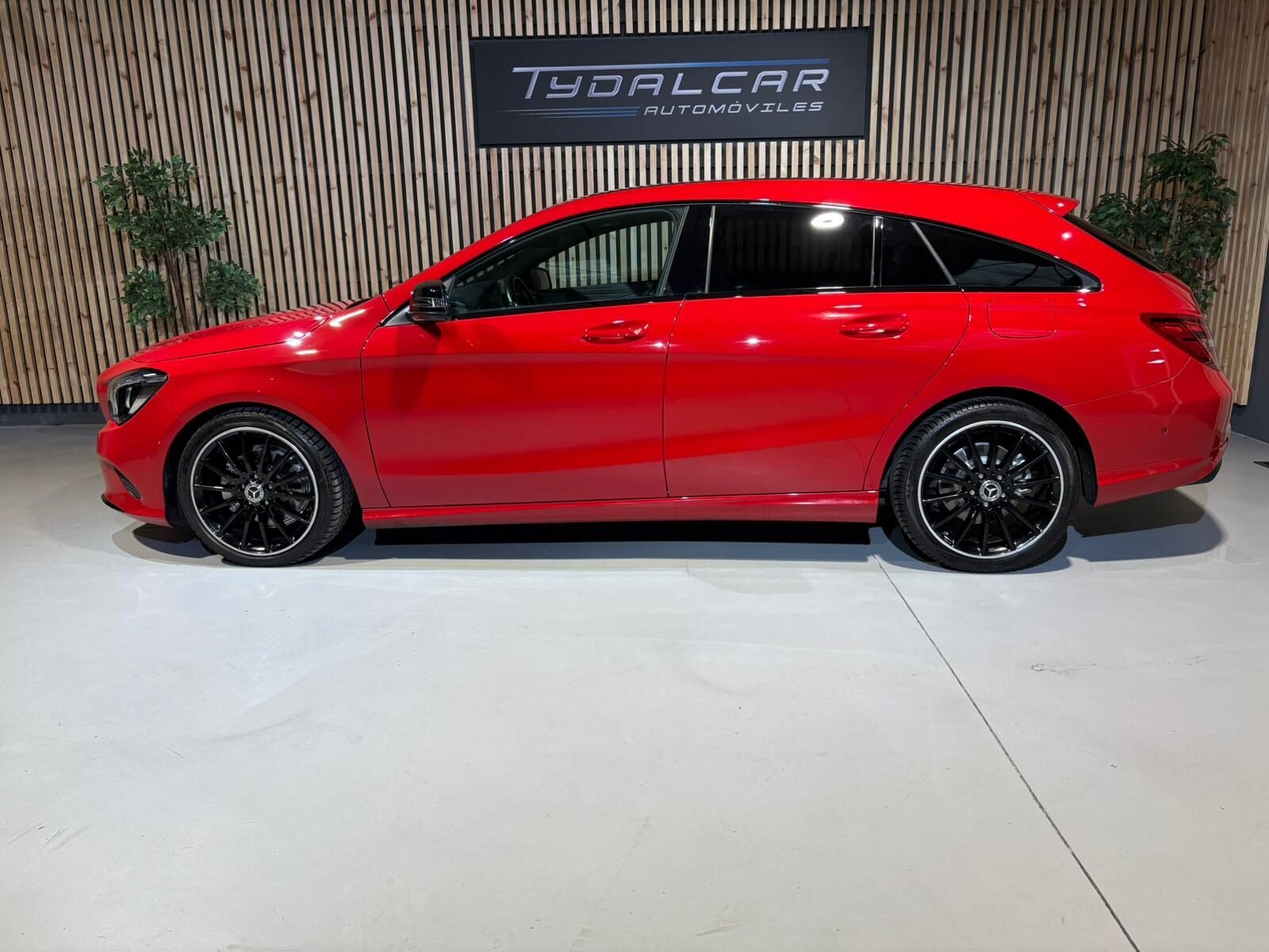 MERCEDES-BENZ CLA 200 1.6i