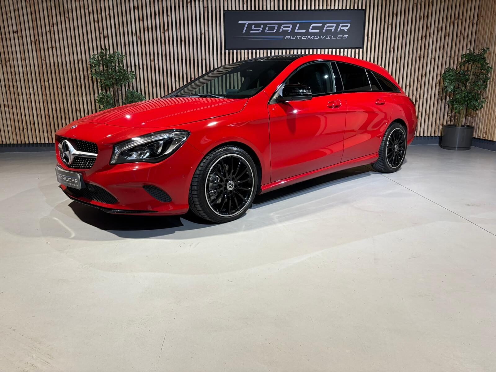 MERCEDES-BENZ CLA 200 1.6i