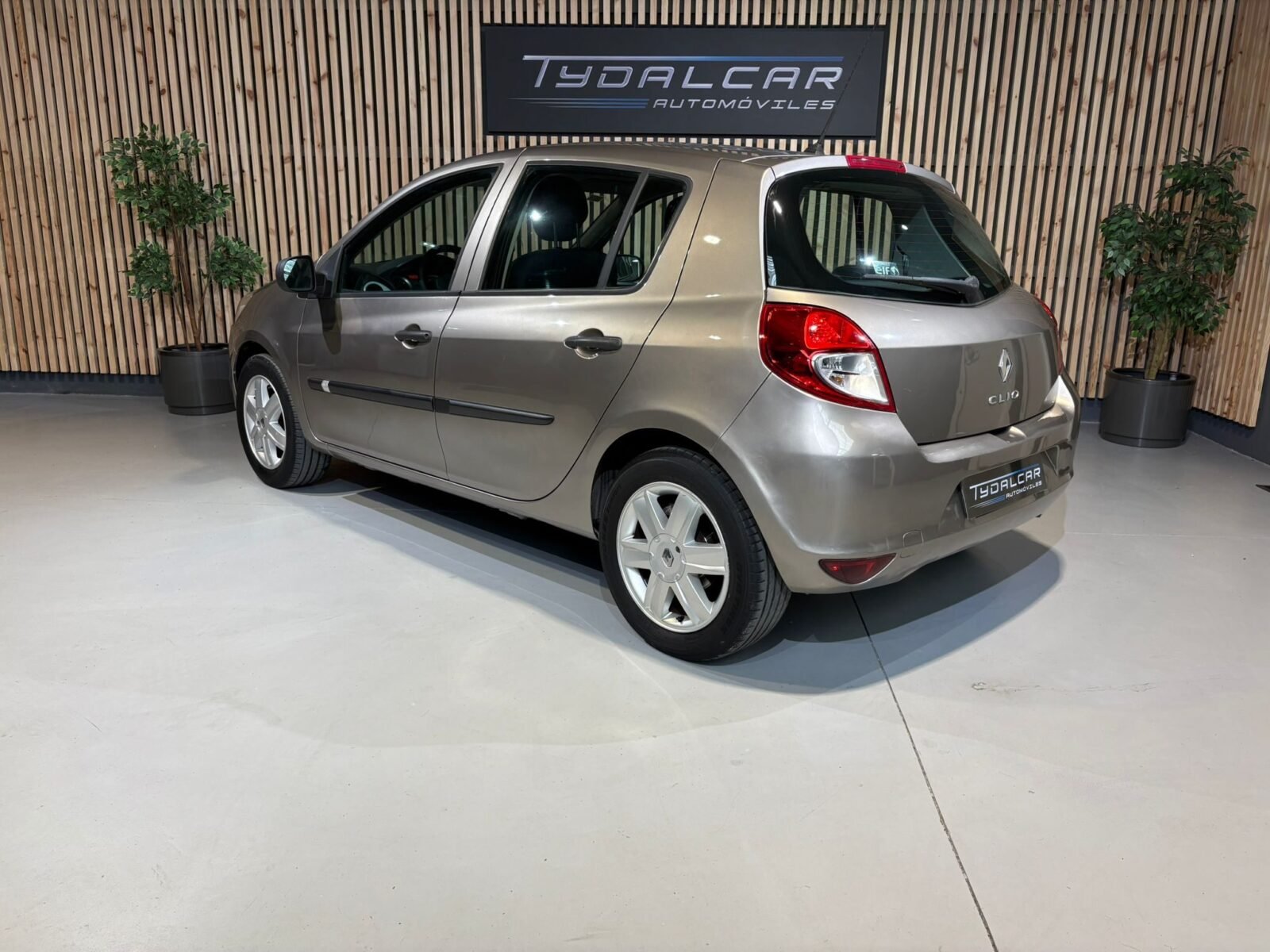 RENAULT Clio 1.2i