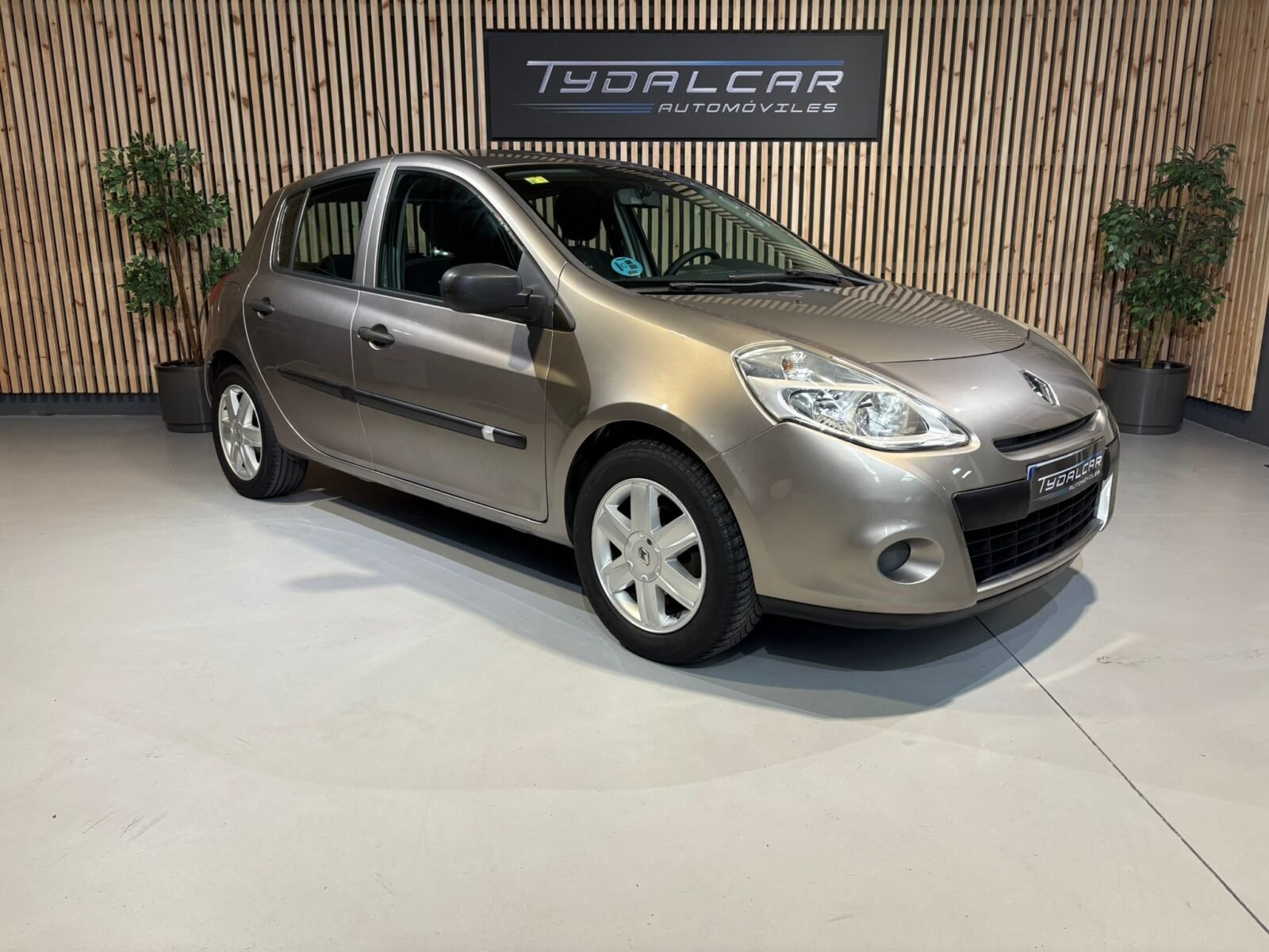 RENAULT Clio 1.2i