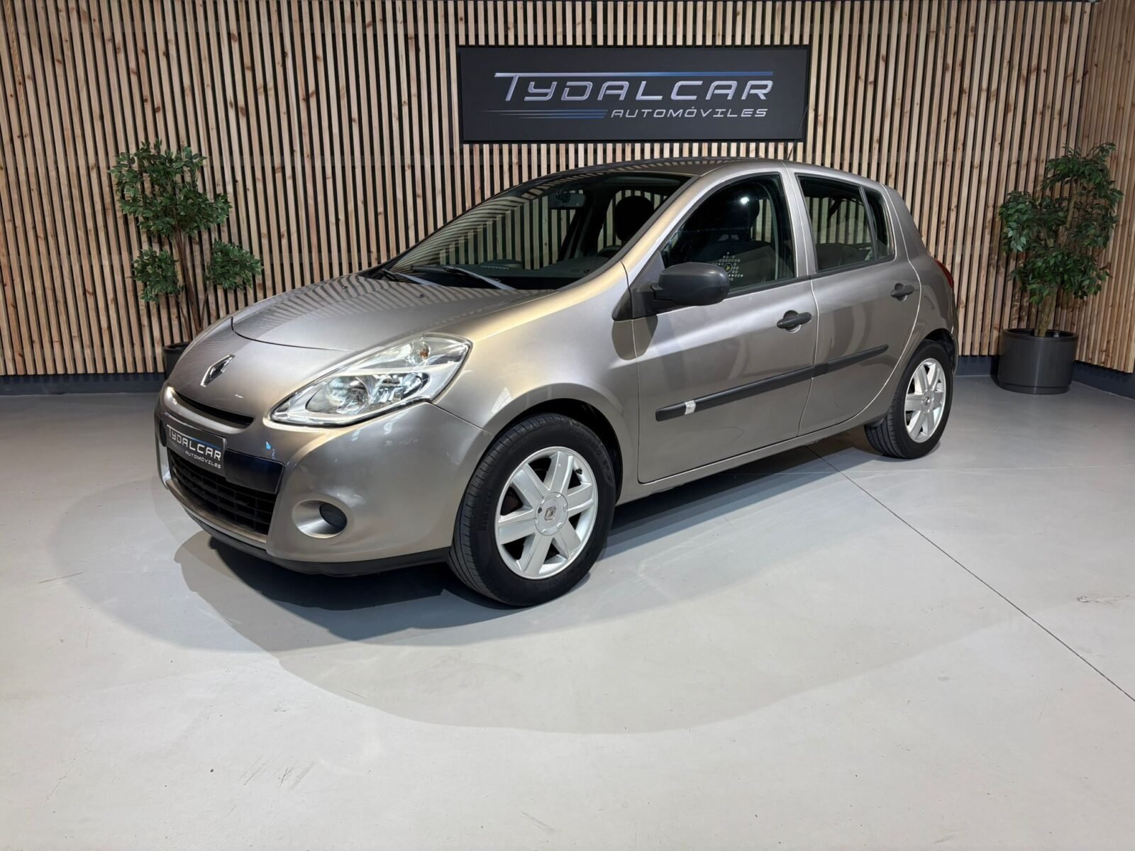 RENAULT Clio 1.2i