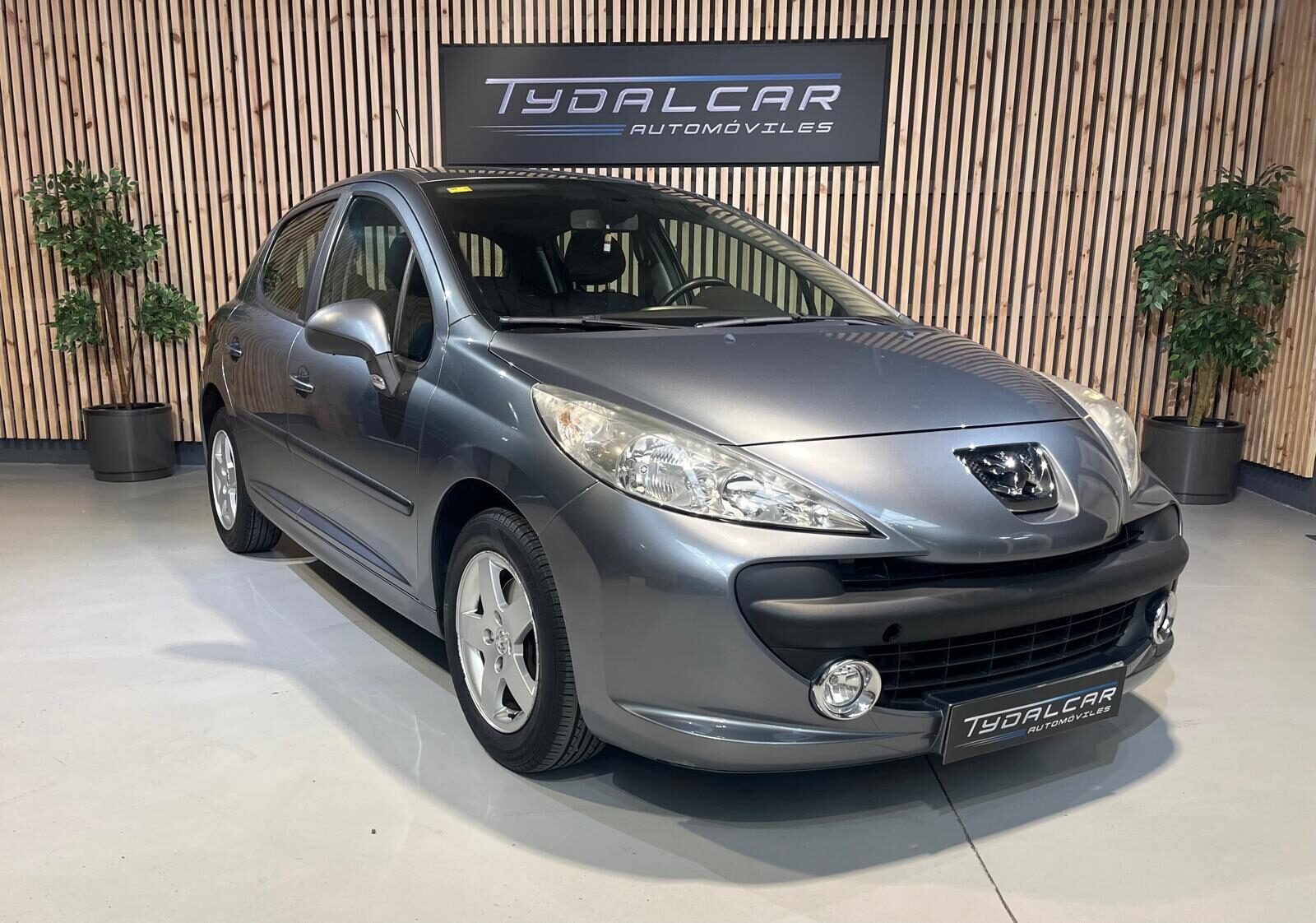 PEUGEOT 207 1.4VTi  
