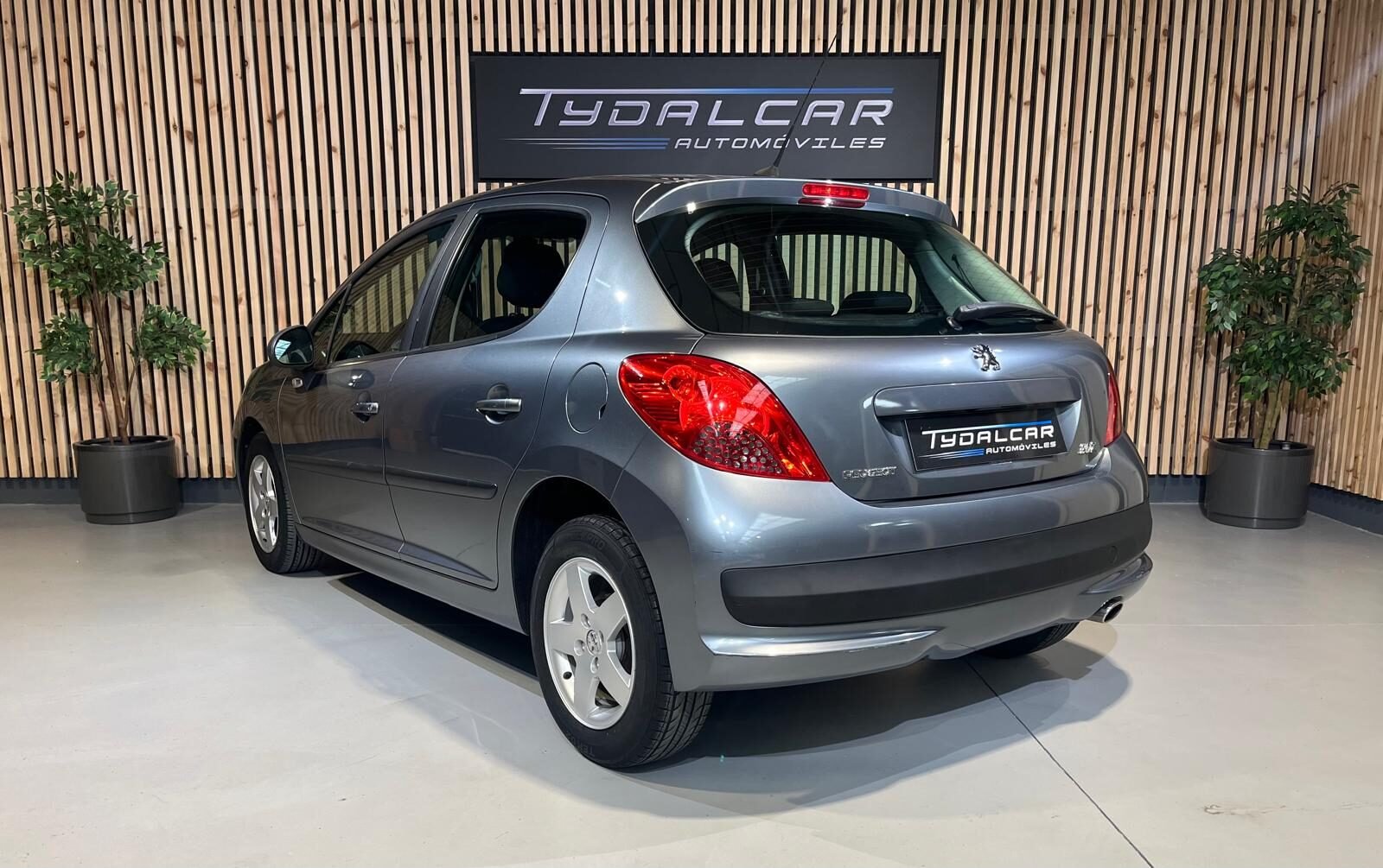 PEUGEOT 207 1.4VTi  