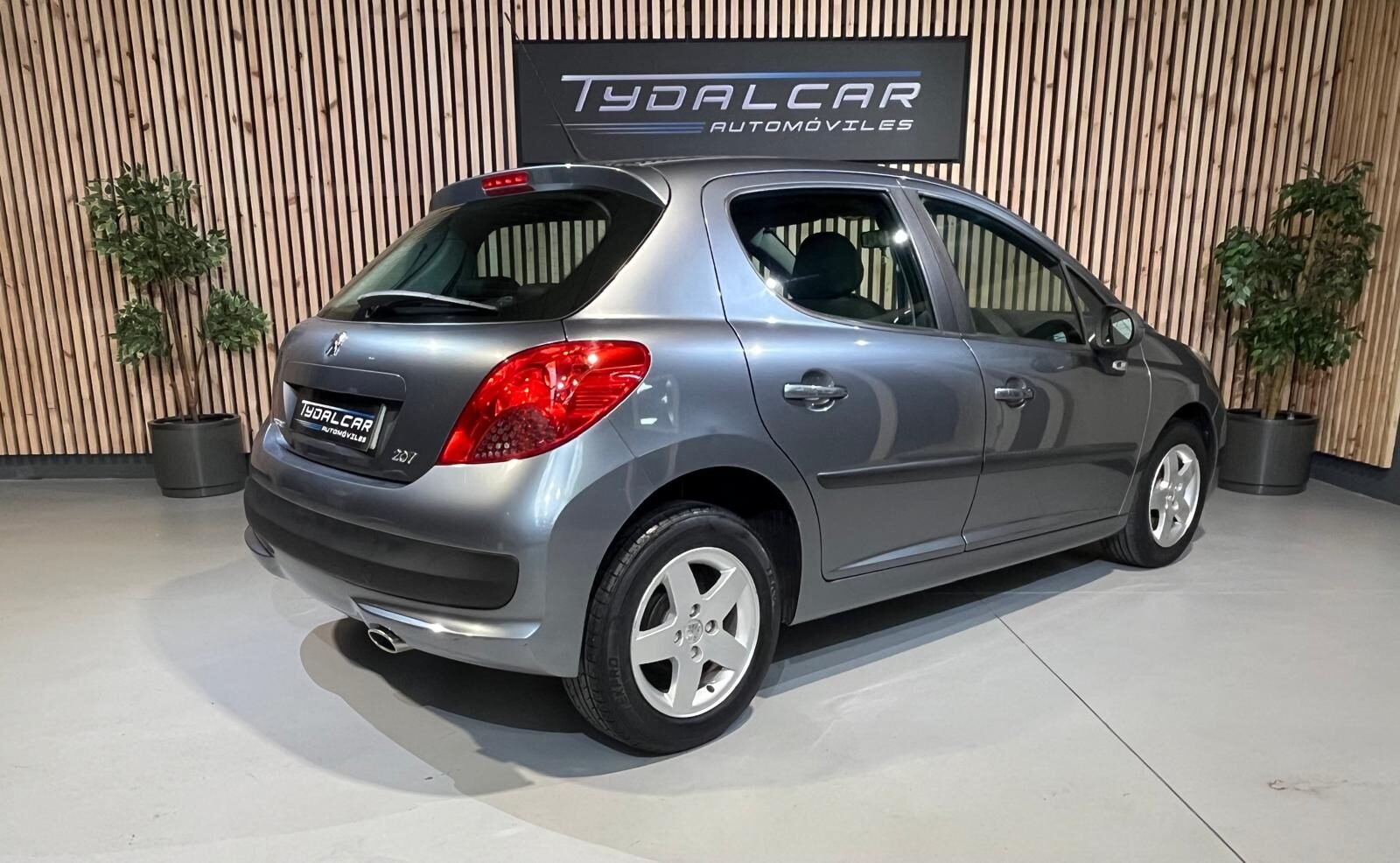 PEUGEOT 207 1.4VTi  