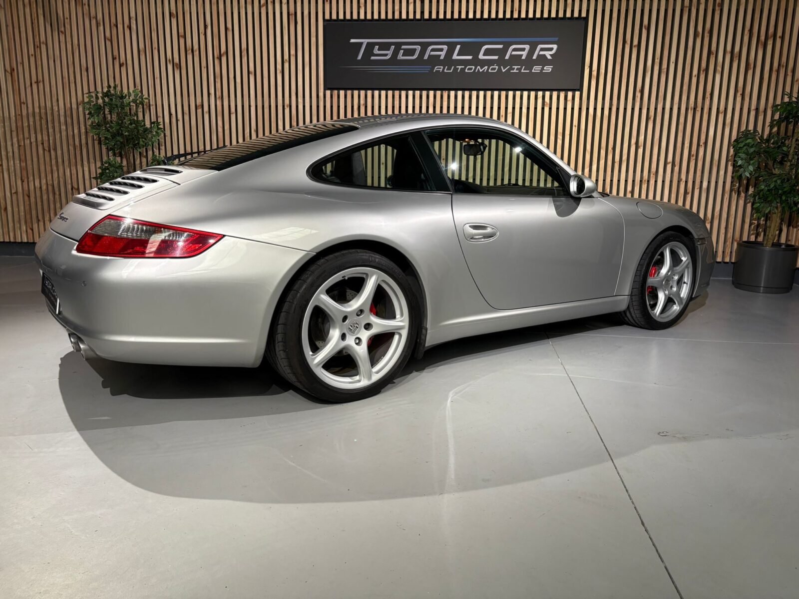 PORSCHE 911 3.6