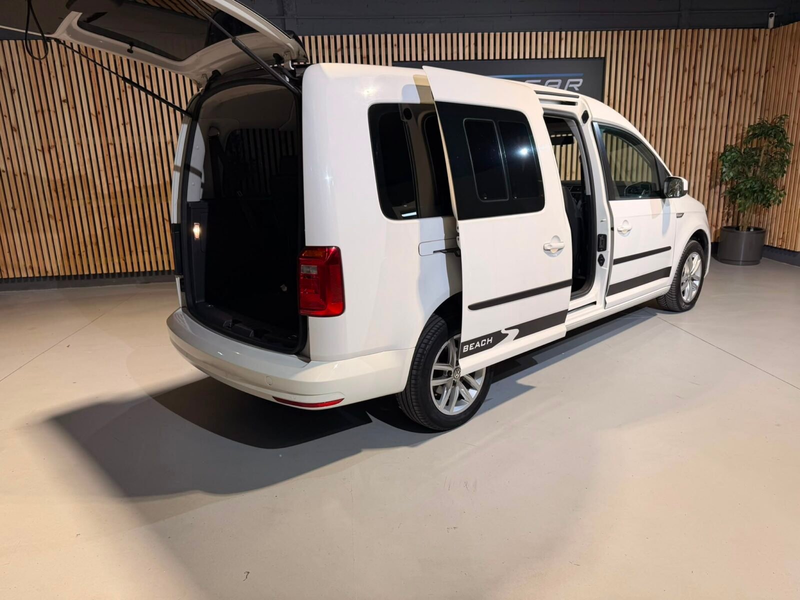VOLKSWAGEN CADDY 2.0TDi