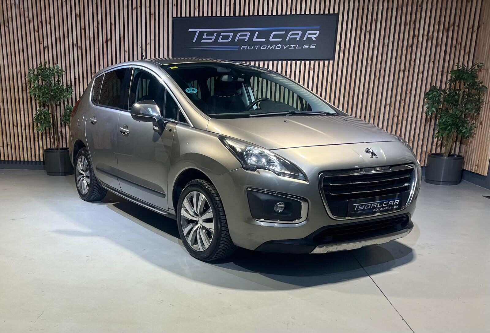PEUGEOT 3008 1.6HDi