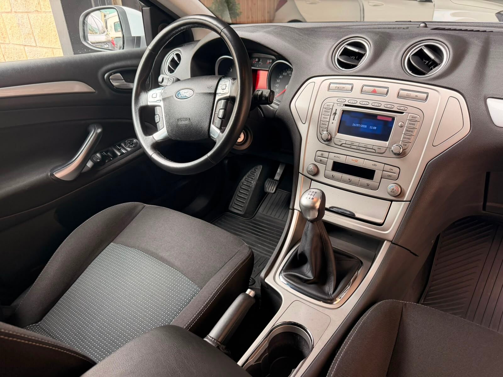 FORD MONDEO 1.8TDCi
