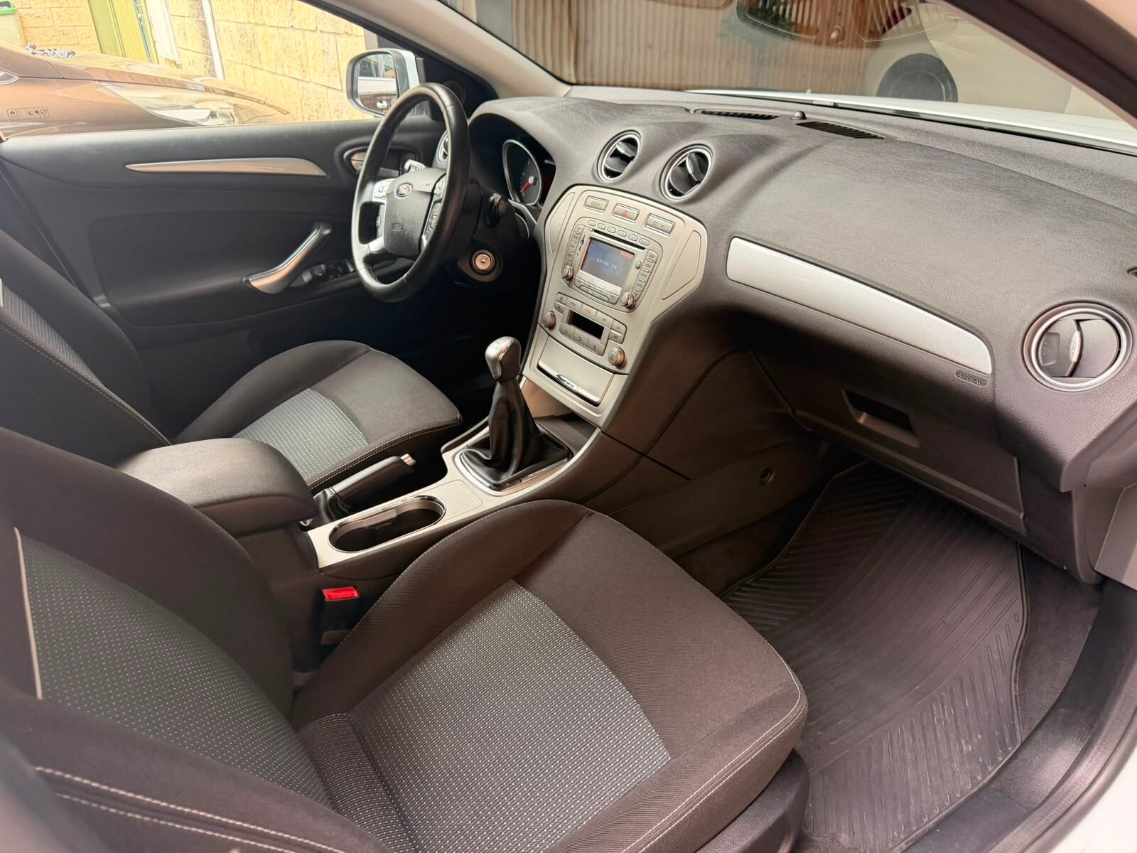 FORD MONDEO 1.8TDCi